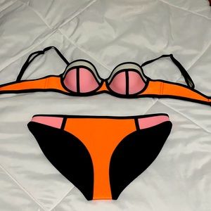 Triangl Bikini.